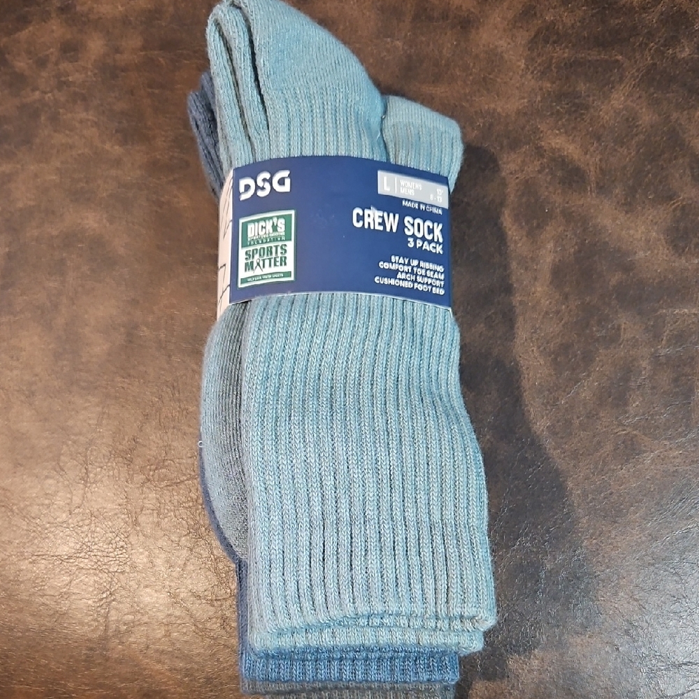 DSG Adult Crew Socks: BLUE/GREEN: NEW WITH TAGS: SIZE L WOMENS 10+ MENS 8-13